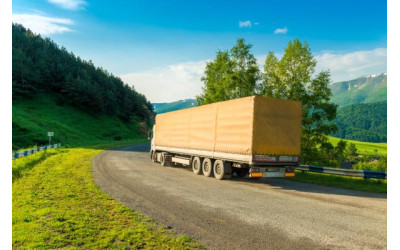 Парк беспилотных грузовых авто в паре шагов от ста