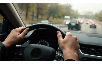 Петербуржец лишен водительских прав из-за использования клея для зубов