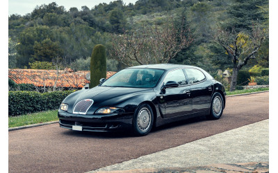 Редкий седан Bugatti EB112 выставлен на аукцион