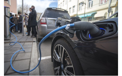 Рост сегмента гибридных автомобилей в России продолжается