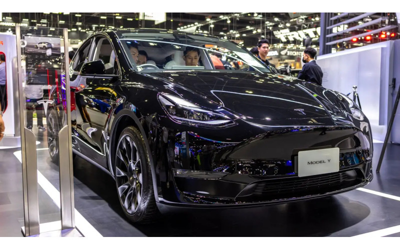 Tesla нанимает 1000 сотрудников на завод в Грюнхайде