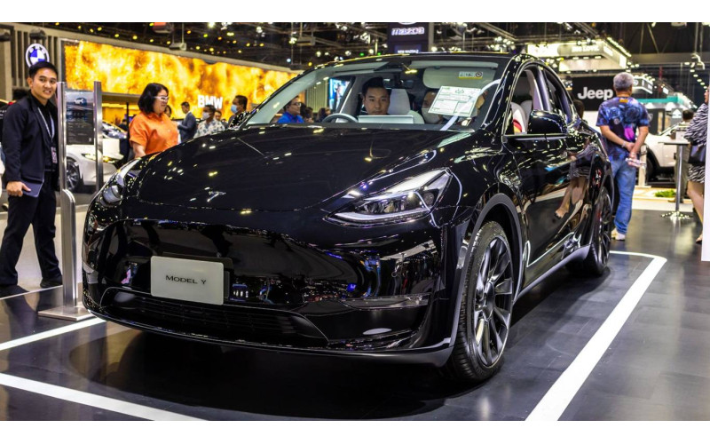 Tesla раскрыла в Индии новую Model Y L с шестью посадочными местами