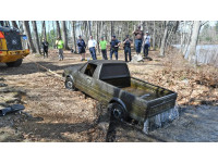 Угнанный Volkswagen в пруду: рыбак нашел автомобиль после 44 лет