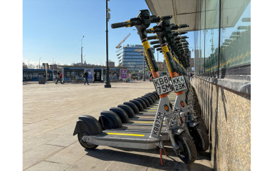 В городе запретили прокатные электросамокаты – новость о мерах безопасности.