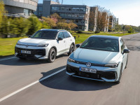 Volkswagen представил новые гибридные версии Golf и T-Roc