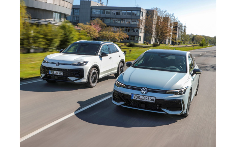 Volkswagen представил новые гибридные версии Golf и T-Roc