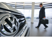 Volkswagen сокращает расходы из-за спада продаж