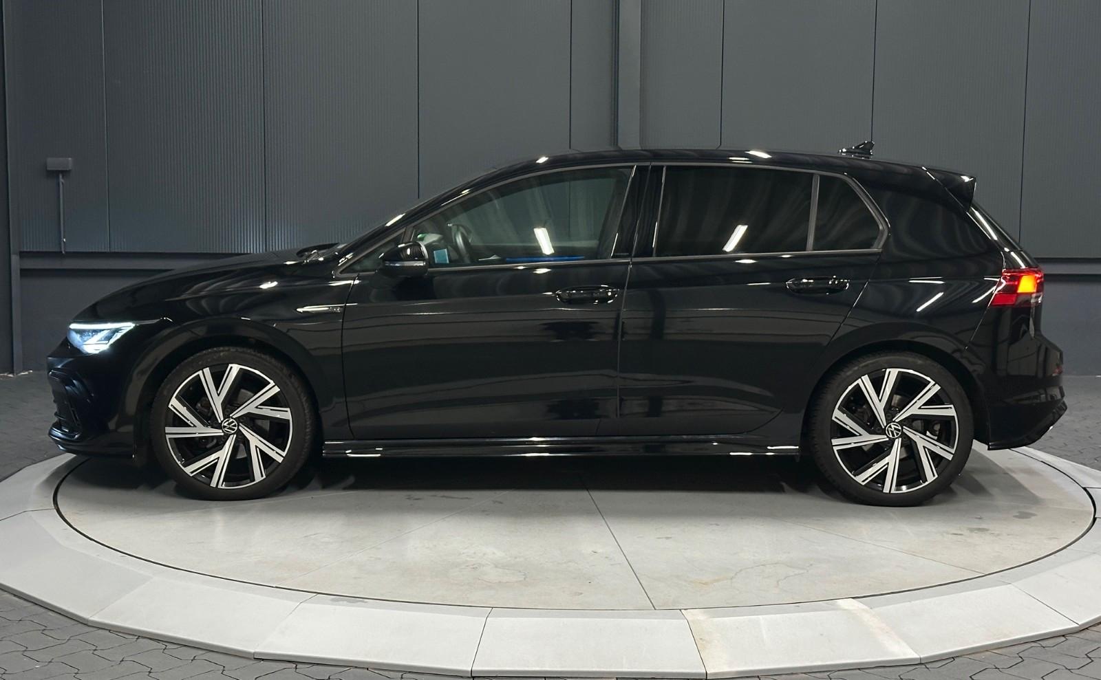 Volkswagen Golf, 2022, МКПП, пробег 28000 км