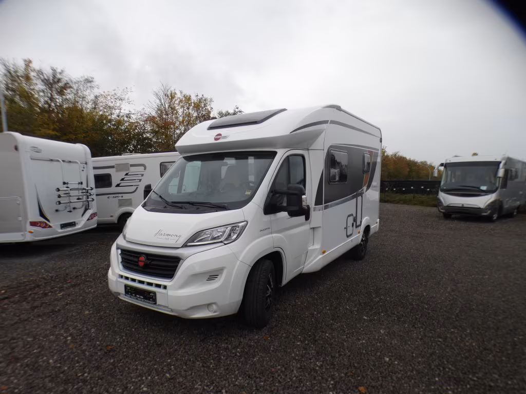 Автодом Bürstner Lyseo, 2019, МКПП, пробег 57600 км