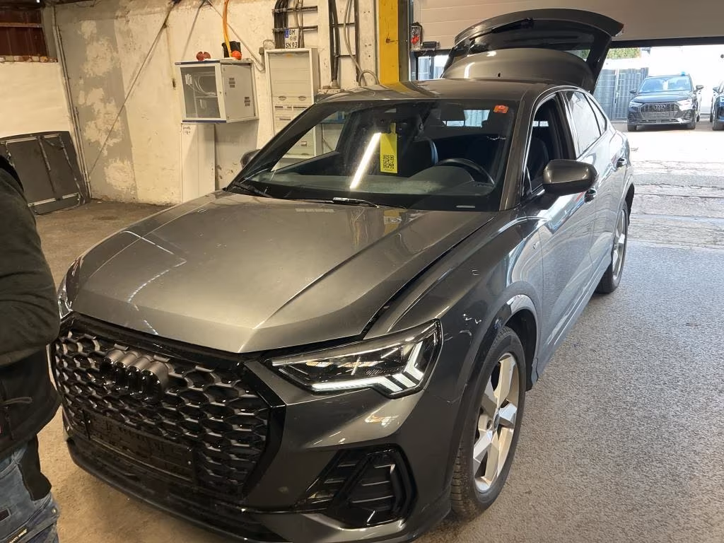 Audi Q3, 2023, АКПП, пробег 24900 км