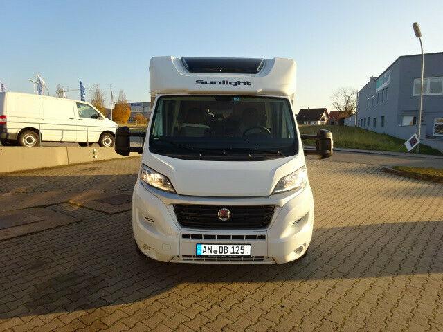 Автодом Sunlight T68--Hubbett--Längsbett--Solar--TV, 2015, АКПП, пробег 63000 км